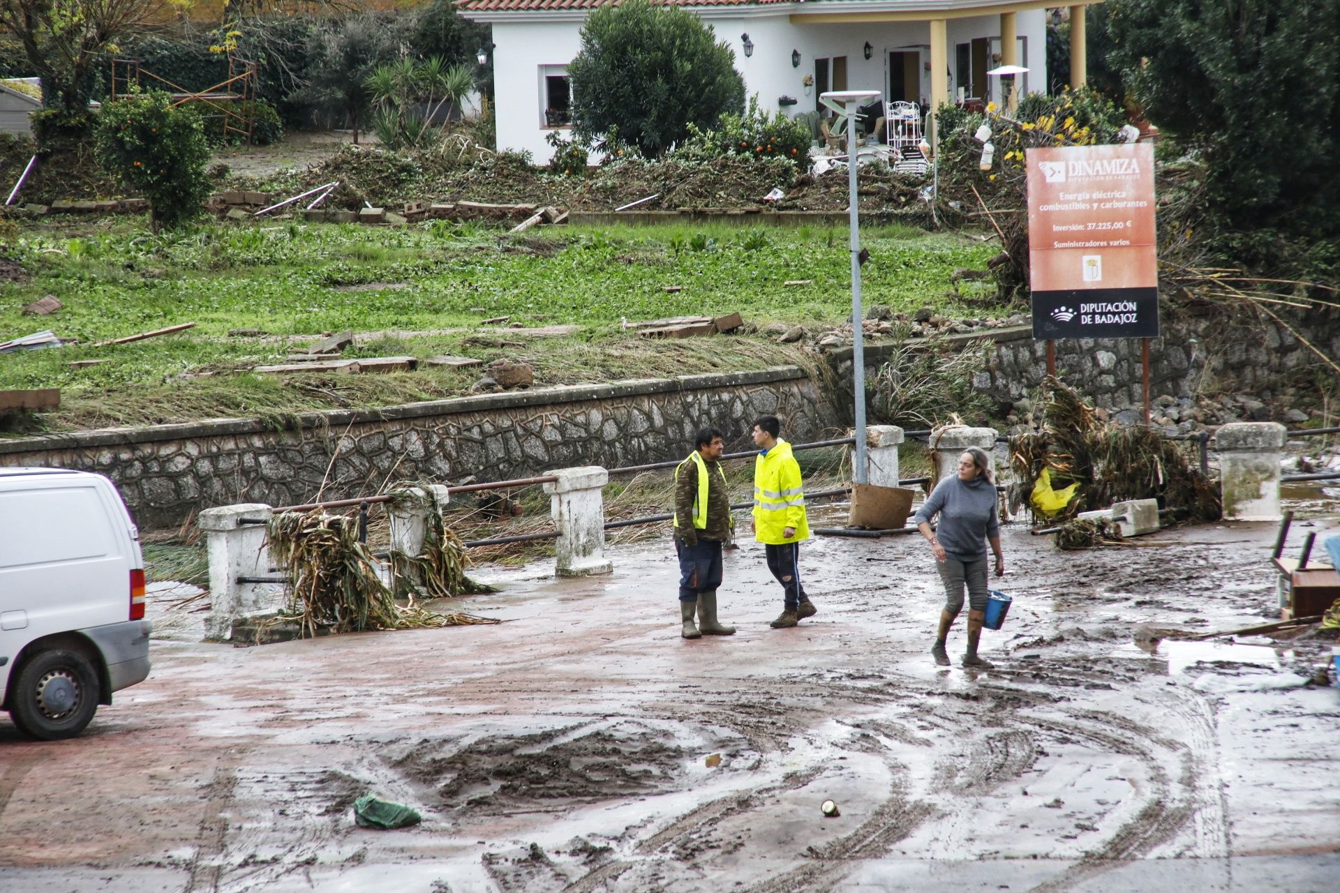 FOTOS | La Roca de la Sierra, el día después