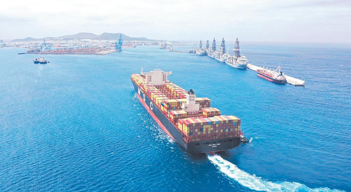 Llegada de contenedores al puerto de La Luz y de Las Palmas.