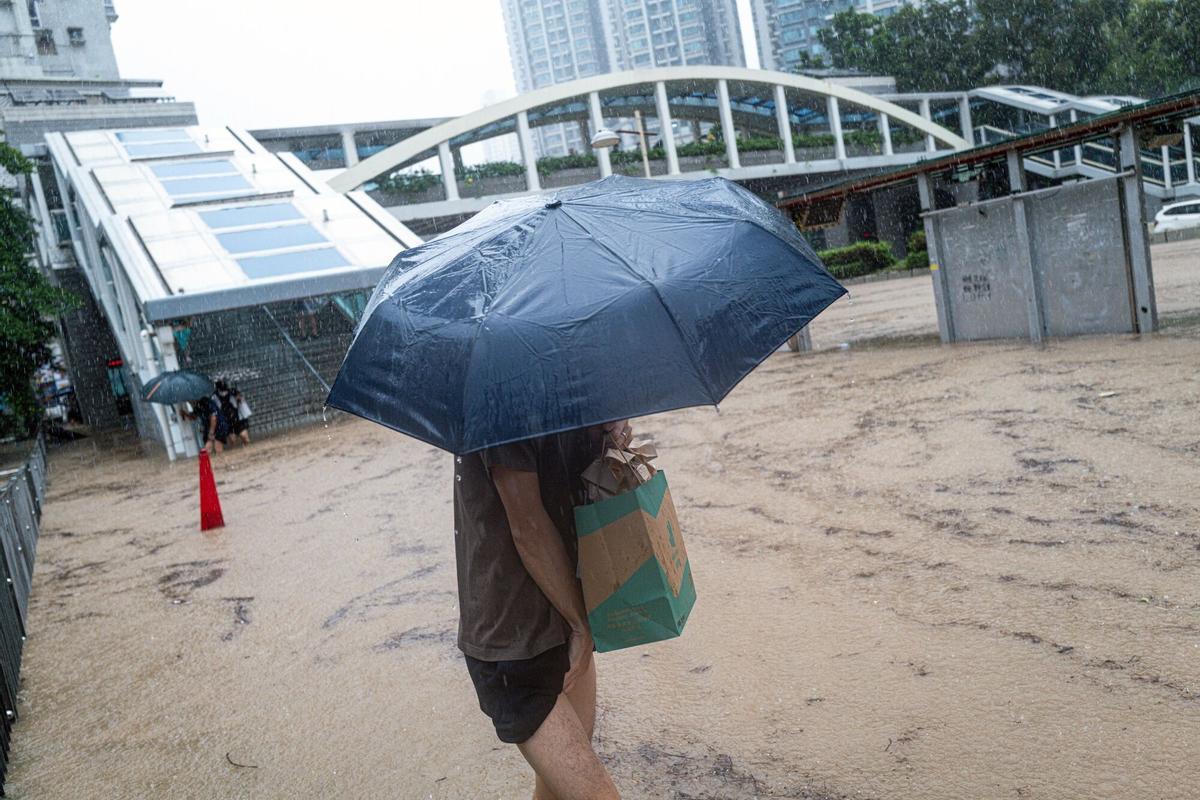 Hong Kong, gravemente inundado por el mayor temporal en 140 años