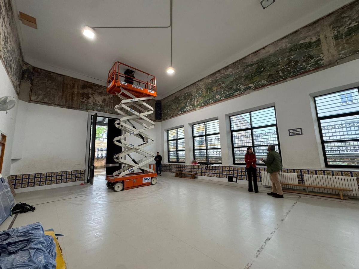 Obras en el CEIP Altos Colegios de la Macarena, en Sevilla, con visita de Blanca Gastalver, delegada de Educación.