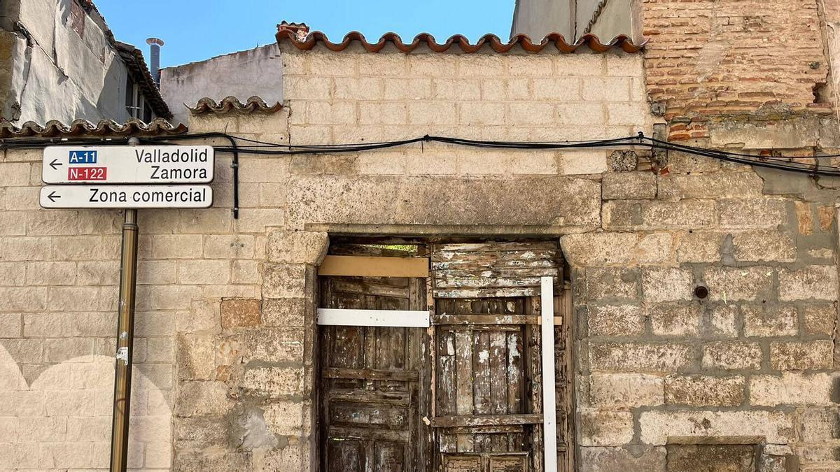 Puerta del Solar de la C/Mayor, Toro