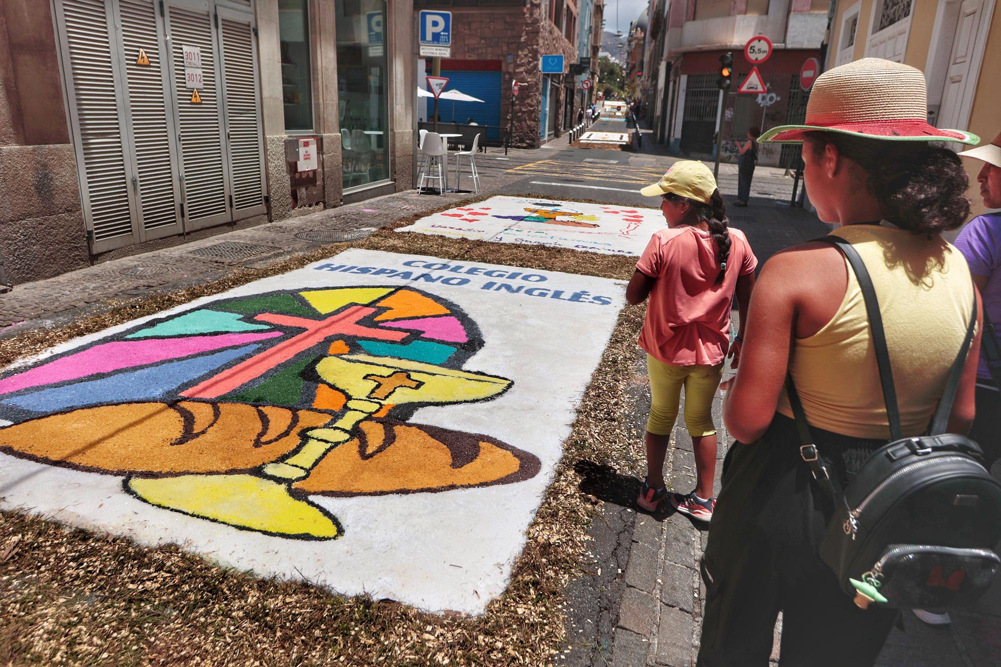 Alfombras del Corpus Christi en Santa Cruz