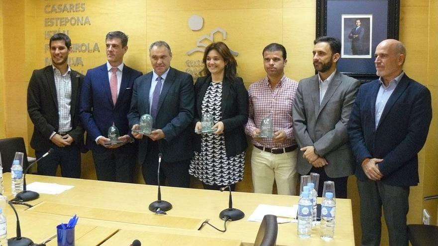 Margarita del Cid, en el centro de la imagen, en la entrega de los galardones.