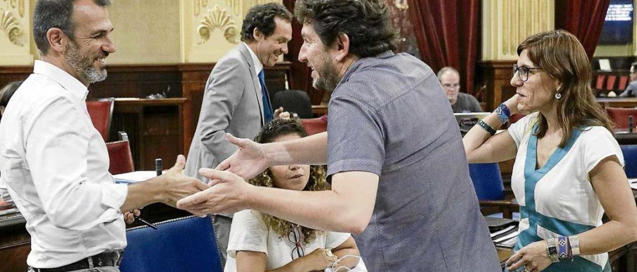 El Parlament parecía esta semana la casa de los líos.