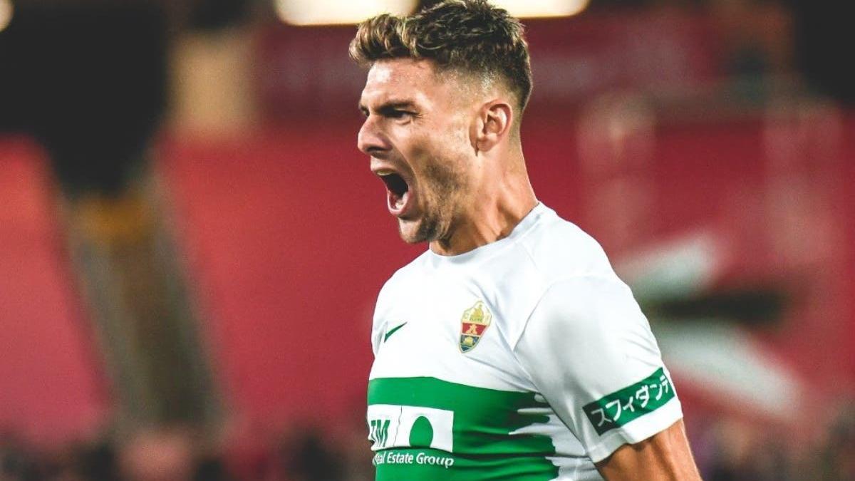 Lucas Boyé celebrando un gol con la camiseta del Elche CF