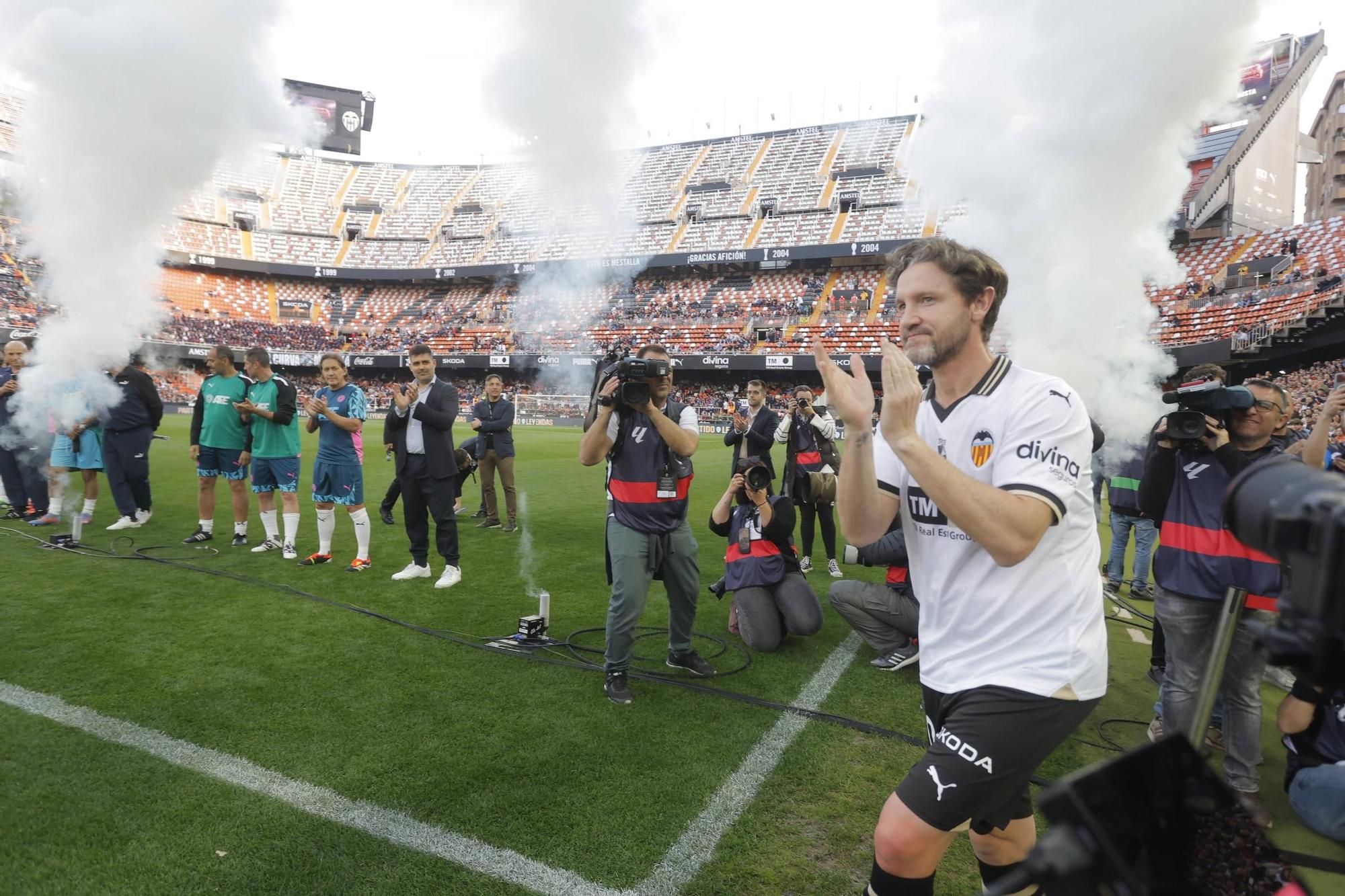 ¡Qué recuerdos! Las fotos del homenaje al Valencia del Triplete