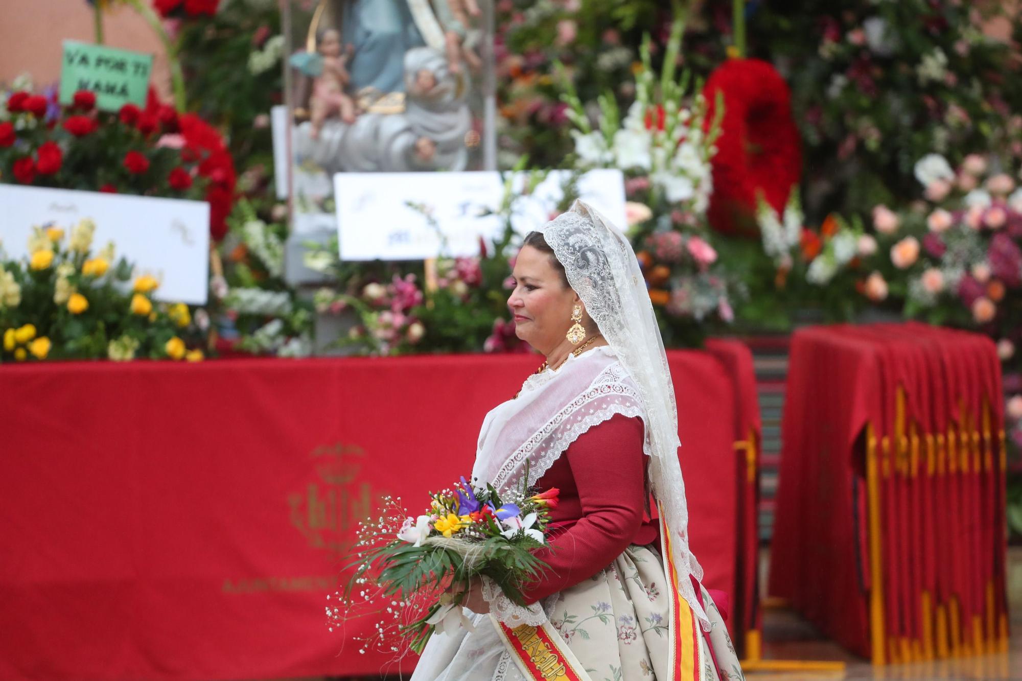 Búscate en el primer día de ofrenda por la calle de la Paz (entre las 17:00 a las 18:00 horas)