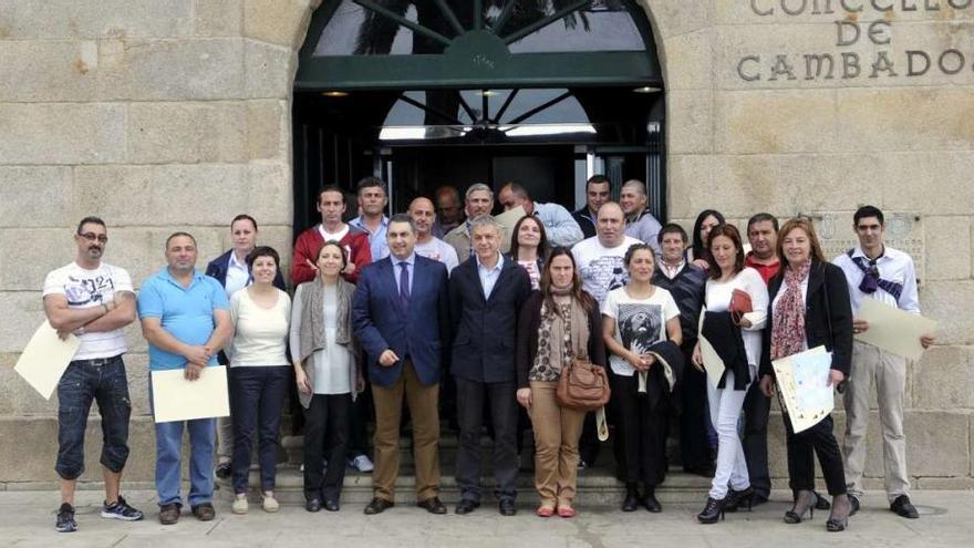 Foto de grupo de los participantes en el Obradoiro de Emprego de Cambados.  // Noé Parga