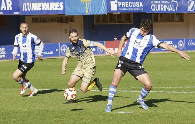 EN IMÁGENES: Así ha sido la victoria del Avilés ante el Pontevedra (1-0)