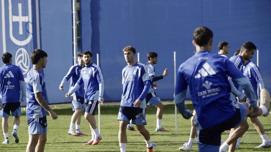 El Oviedo, a aprovechar en Elda el subidón del derbi... si el tiempo lo permite: el posible once de Calero ante las bajas