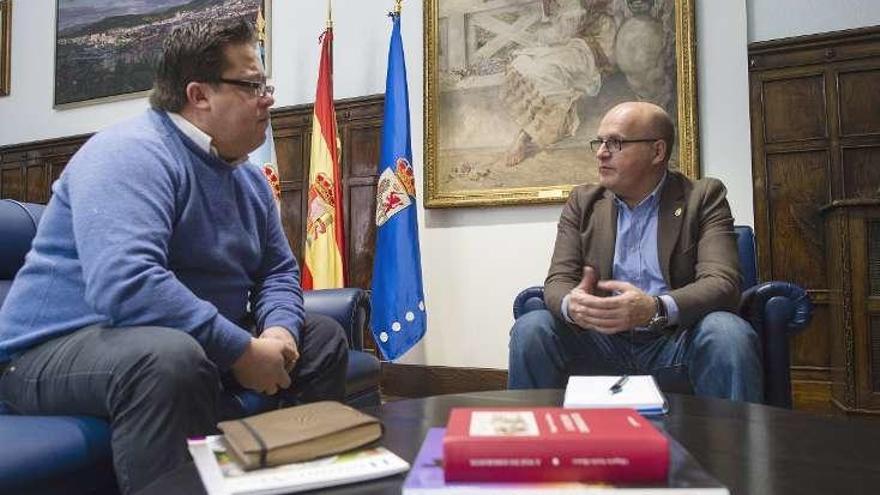 Reunión de Manuel Baltar con Miguel García.  // Iñaki Osorio