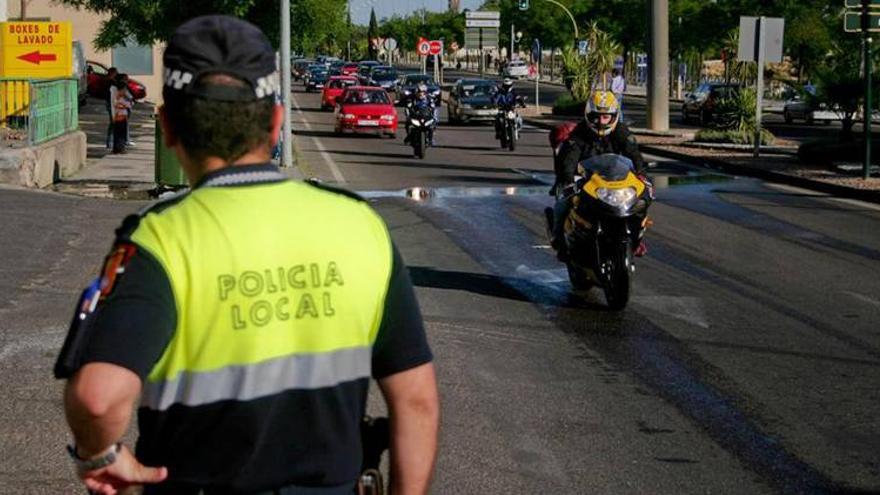 Los policías locales de Badajoz preparan unas cien alegaciones contra los nuevos reglamentos