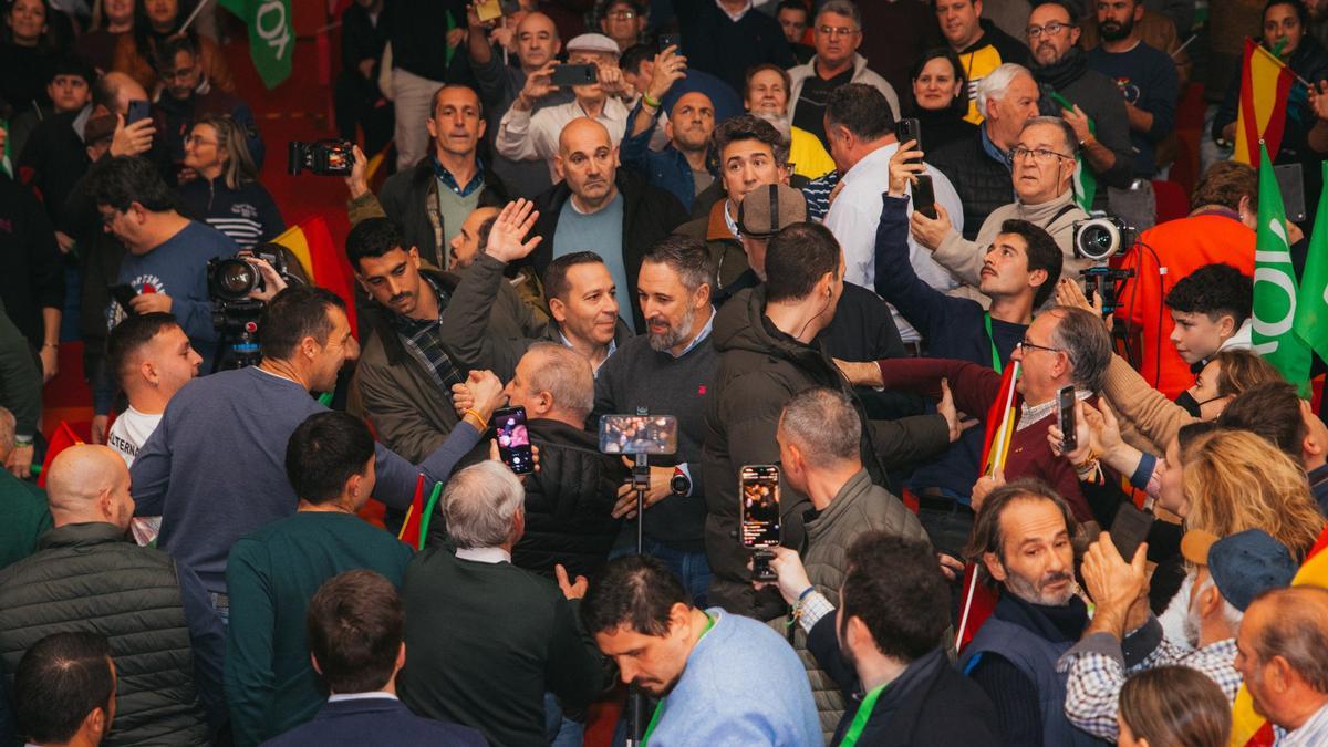 La directora del palacio de congresos de Plasencia responde a Abascal.