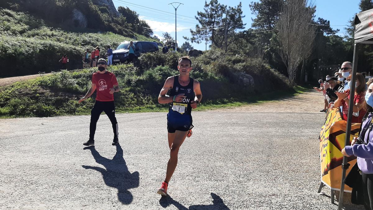 Álvaro Prieto, en solitario durante un momento de la carrera de ayer.