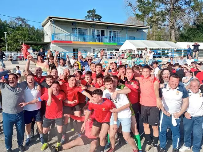 El Condal vuelve a Tercera División tras la final por el ascenso ante el Atlético de Lugones