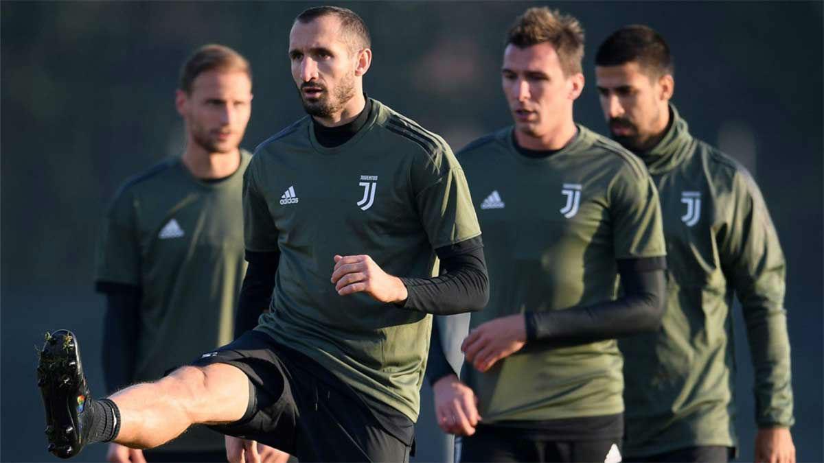 Chiellini entrenó pero será baja por molestias