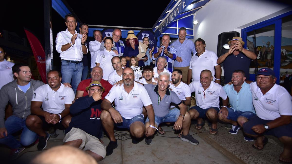 Campeones en el II Encuentro de Vela Latina La Graciosa.