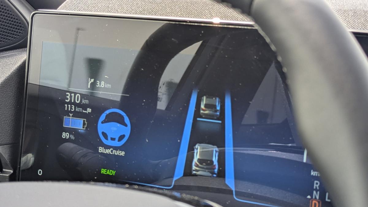 Sistema Ford BlueCruise activado