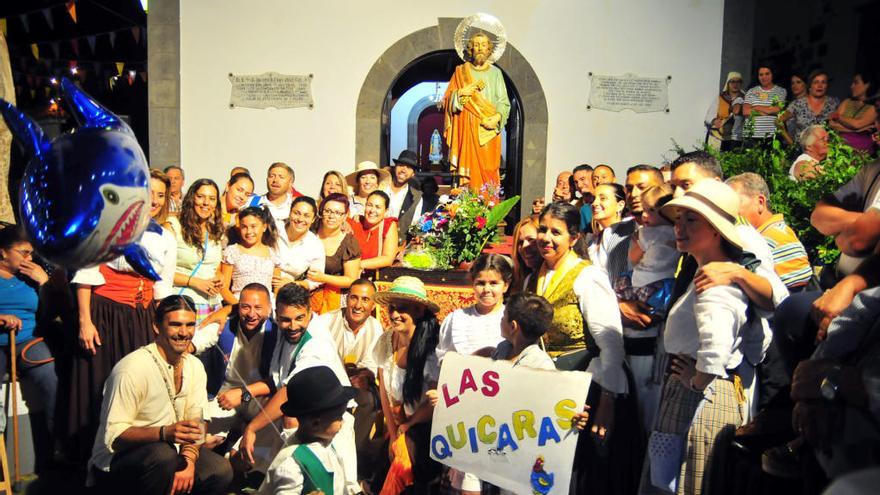 Los vallenses celebran la romería ofrenda en honor a San Pedro