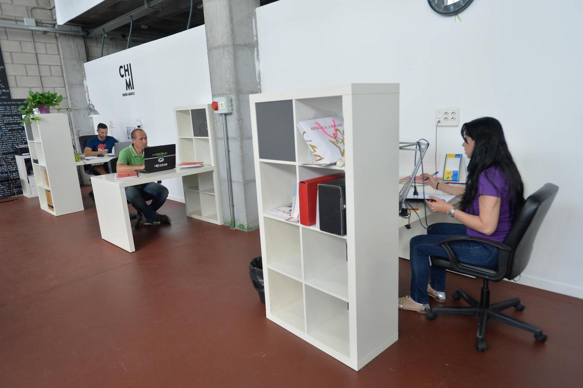 Espacios de trabajo en el CEEI Elche.