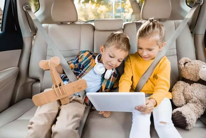 Amazon rebaja la mesa de viaje para entretener a los niños que vende más de 100 unidades al mes
