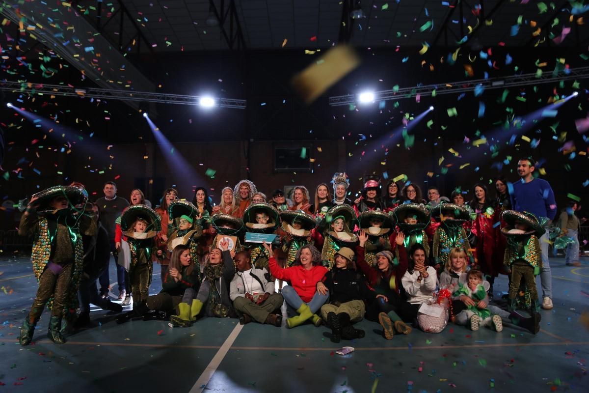 Los siluros se'n van de festival' , ganador del primer premio y mejor diseño del concurso infantil.