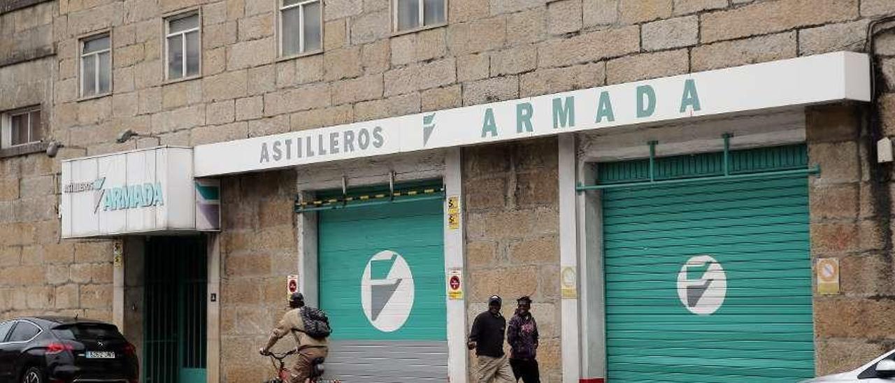 Astilleros Armada, ayer con las puertas cerradas. // Marta G. Brea