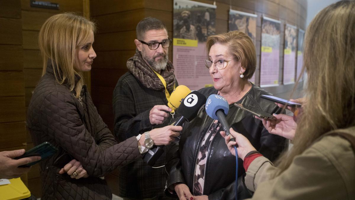 Gibert responde a los medios de comunicación.