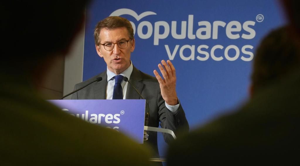 Feijóo durante su encuentro con el PP vasco el pasado jueves.