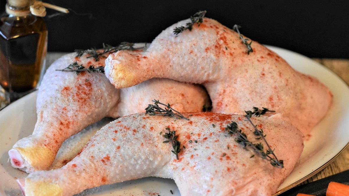Alerta por el pollo alemán de Lidl contaminado con bacterias.