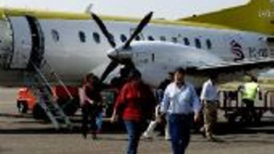 El aeropuerto de Badajoz gana 16.000 viajeros en el último año