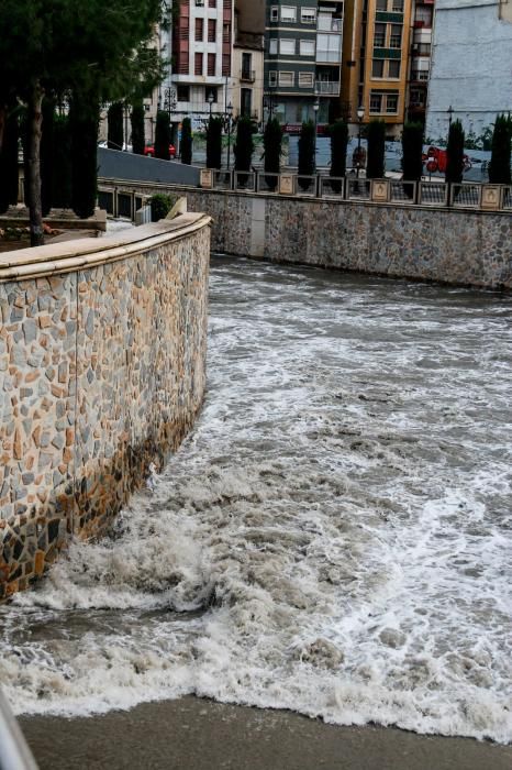 Crecida espectacular del río Segura a su paso por