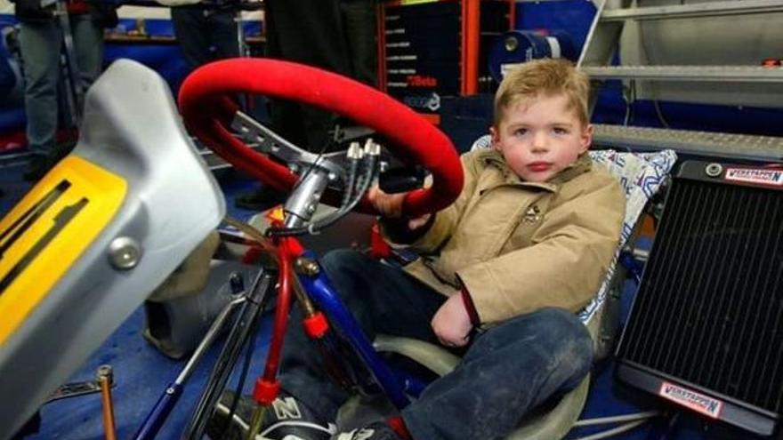 Max Verstappen, de niño ya con un volante en las manos.