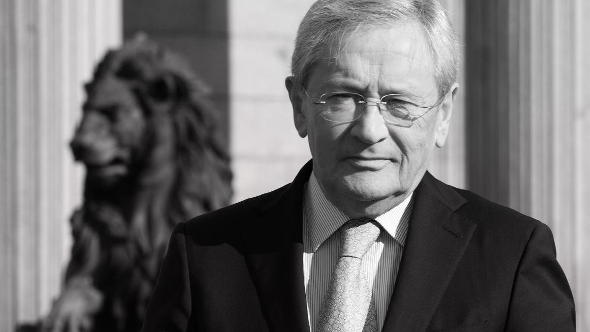 Reacciones a la muerte de Fernando Ónega, padre de Sonsoles, figura clave del periodismo y presentador de Antena 3 Noticias e Informativos Telecinco