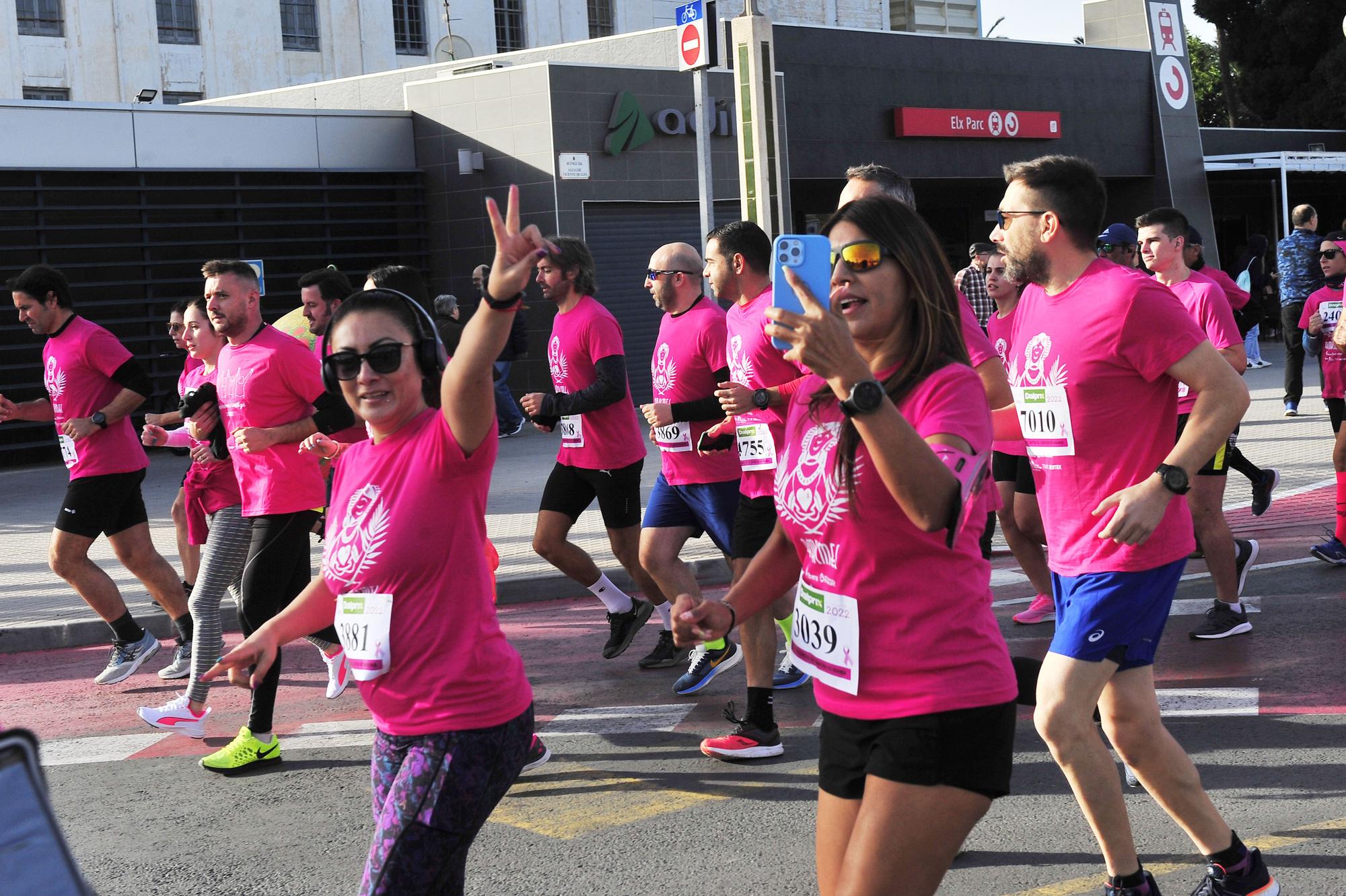 Más de 8.000 solidarios con el cáncer de mama en Elche