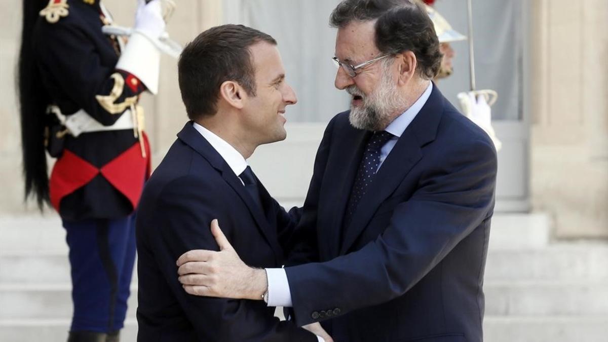 El presidente del Gobierno, Mariano Rajoy, y el presidente francés, Emmanuel Macron, el pasado 16 de junio, en París.