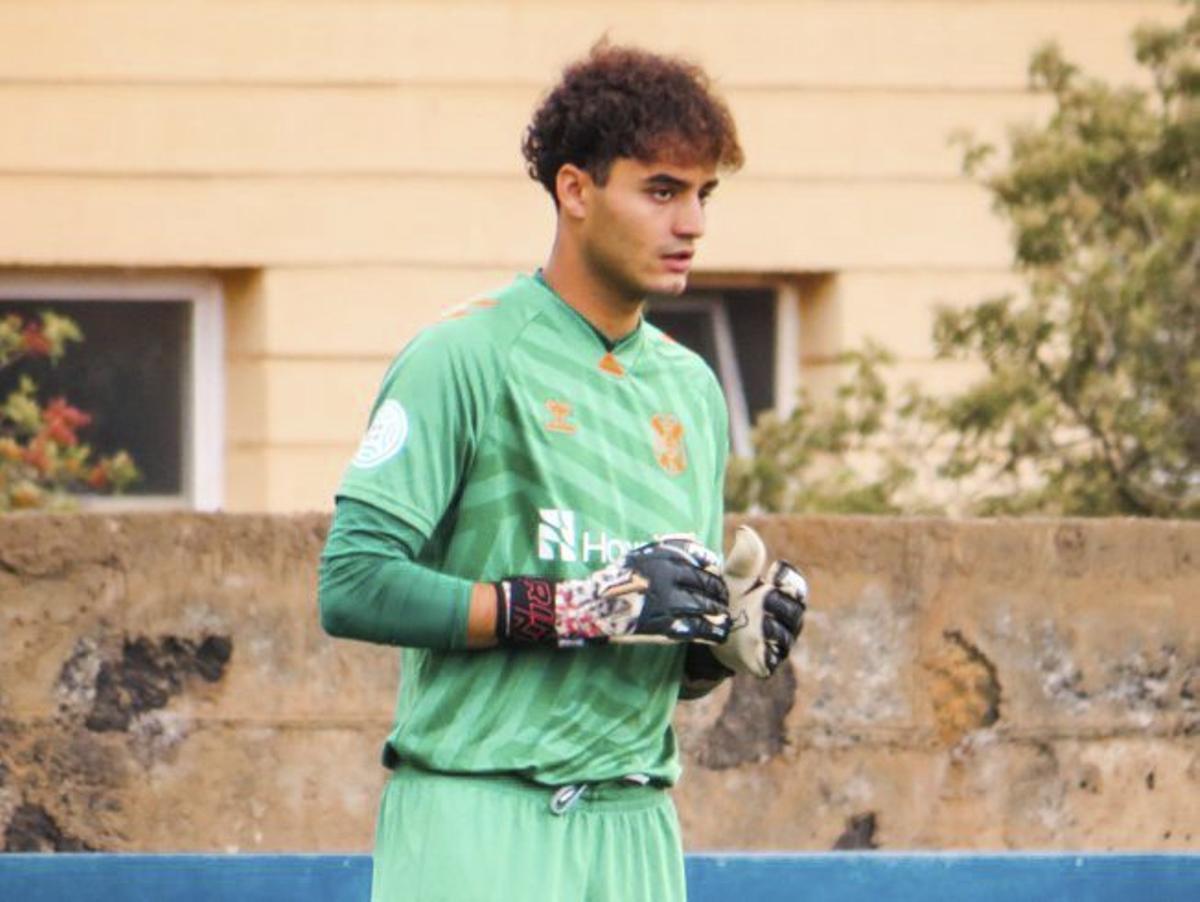 Sergio Aragoneses, durante un partido con el B.