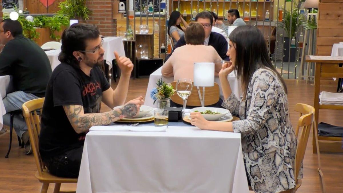 Gustavo y Soraya en 'First Dates'