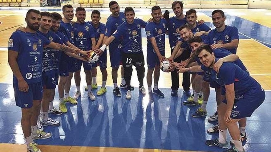 La plantilla del Palma Futsal posó ayer en Son Moix antes del inicio del play-off por el título.