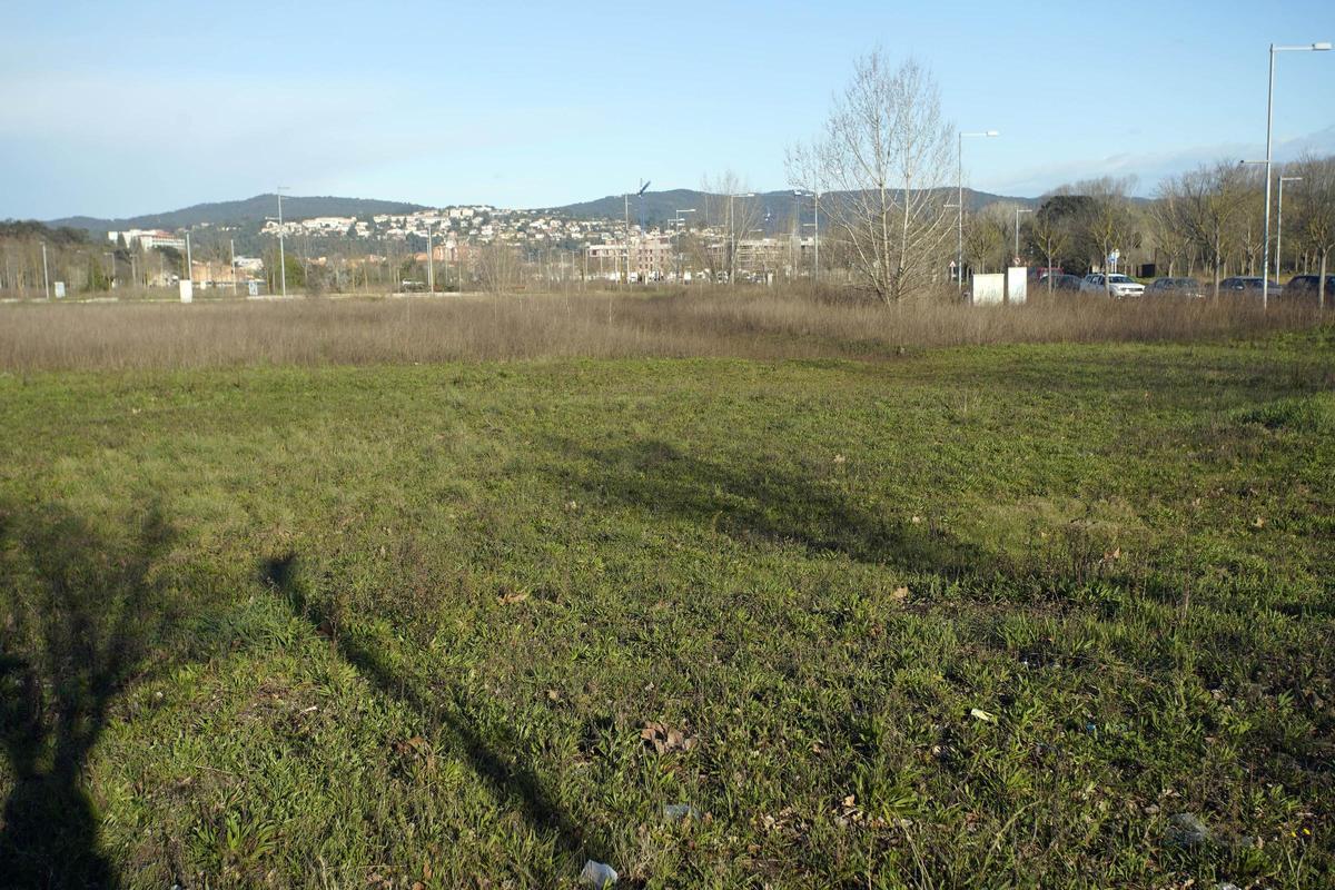 Terrenys s Domeny (Girona) per a fer-hi habitatges de protecció oficial.