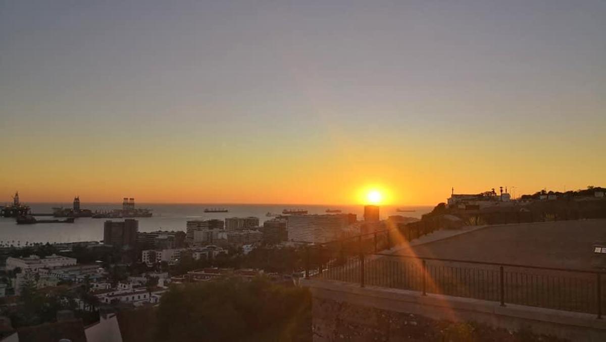 Amanecer en Las Palmas de Gran Canaria (04/12/18) Amanecer en Las Palmas de Gran Canaria (04/12/18)