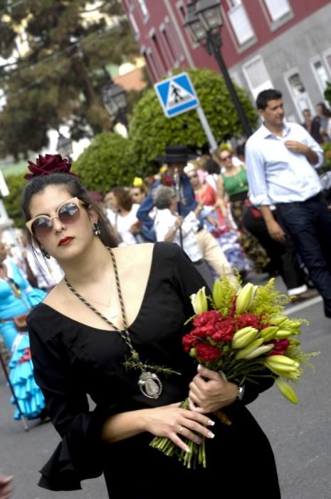 ROMERIA ROCIERA Y OFRENDA A LA VIRGEN