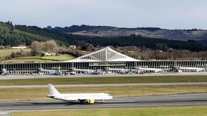 Youssef se encuentra en una sala del aeropuerto de Loiu (Bilbao)