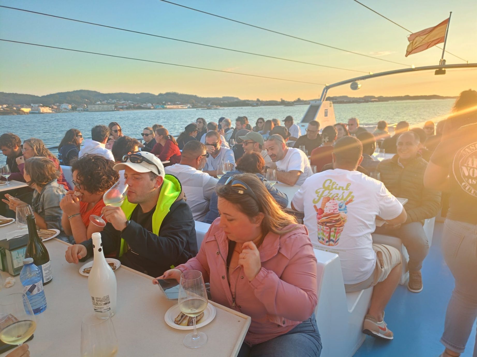 La ruta de «Viños singulares polo mar» a bordo del catamarán «Gran Cormorán Jet», esta tarde-noche.