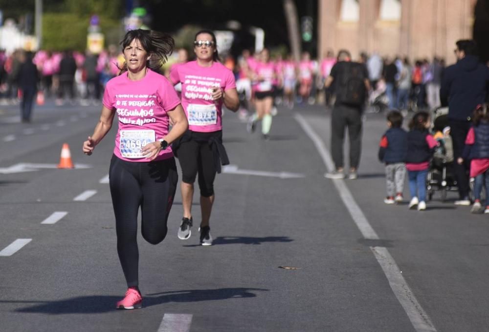 Ambiente en la V Carrera de la Mujer de Murcia