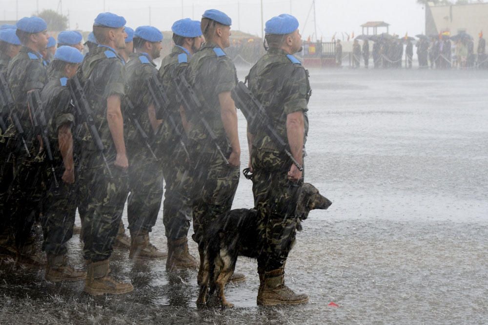 Despedida de la Brigada Líbano bajo la lluvia