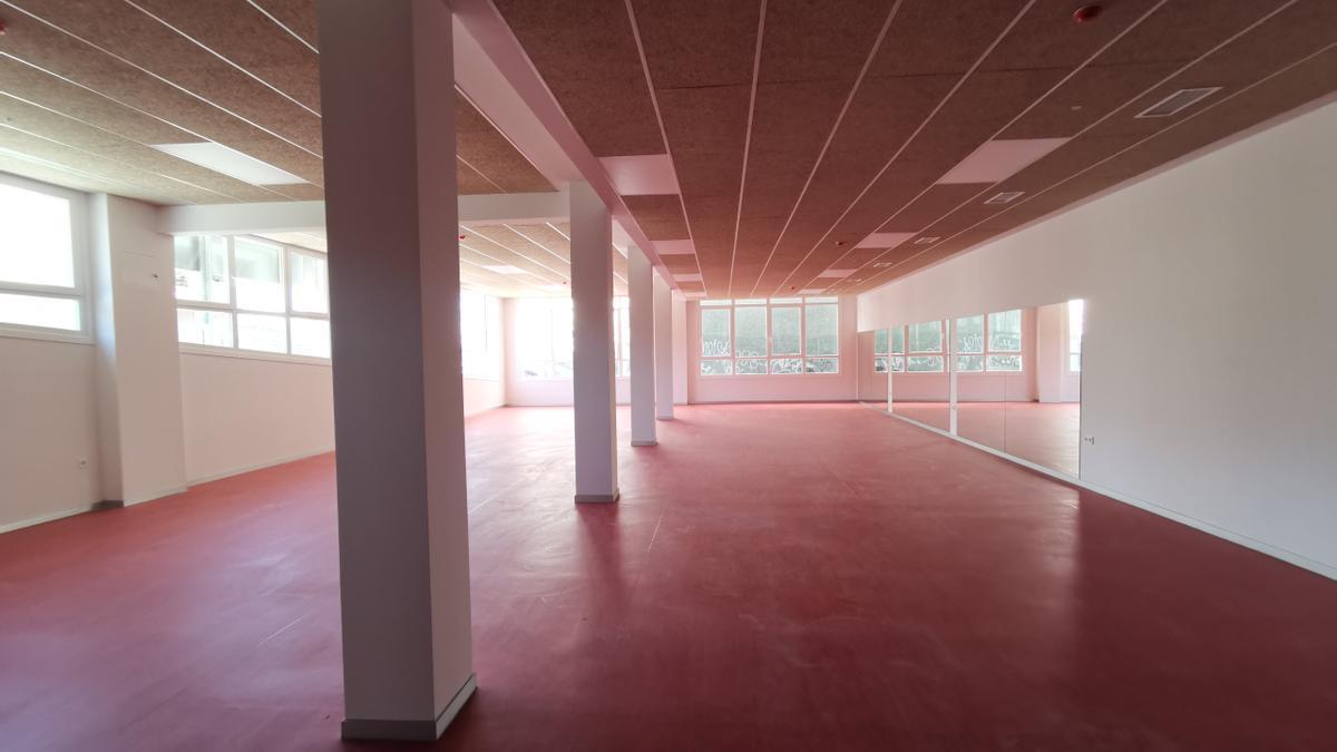 Una de las salas del edificio reservadas para gimnasio y actividades dirigidas.