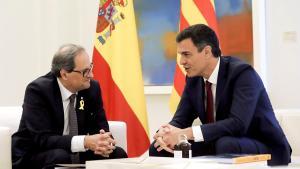 GRAF6450. MADRID (ESPAÑA), 09/07/2018.- El presidente del gobierno Pedro Sánchez y el president de la Generalitat Quim Torra, durante la reunión que ambos mantienen en el Palacio de La Moncloa en Madrid.- EFE/Ballesteros