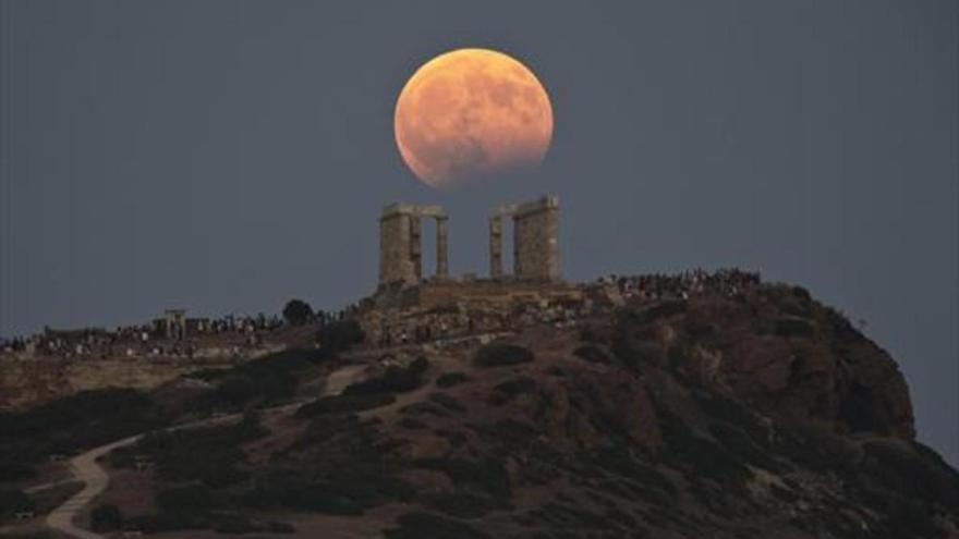 Eclipse lunar 2018: Cómo ver y fotografiar la luna de sangre de julio