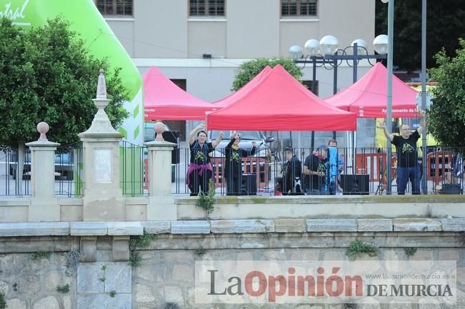 Marcha Nórdica en la mota del río Segura